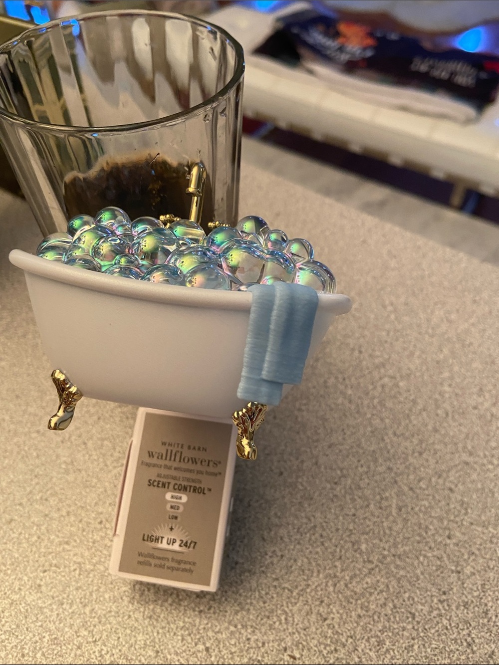White Barn White Mini Bathtub Wallflower Holder with Light Blue Towel light up